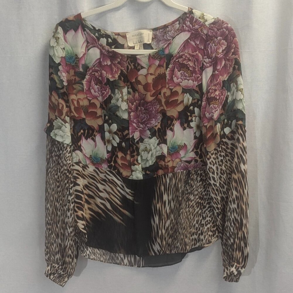 Nicole Miller Artelier 100% Silk Size Small Floral/Animal Print Blouse